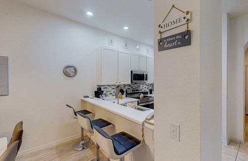 Bahama Bay Condo | 3rd floor condo w/tennis court, basketball court, gym, sauna, balcony