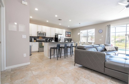 Seasons House | 4-bedroom Townhome Resort with Private Pool and BBQ Grill