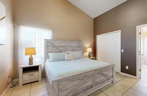 Florida Pines House | 4BR Sunny Paradise near Disney World