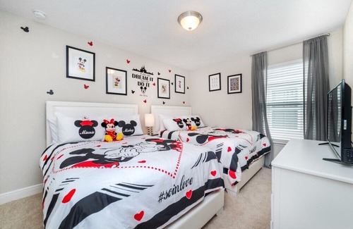 Loughman House | 5267 Wildwood Way