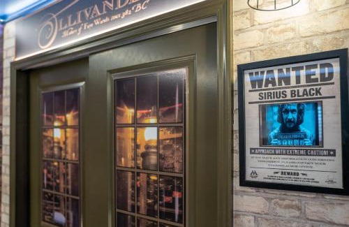 Davenport House | 5BD InstaWorthy home with Pool and BBQ near Disney