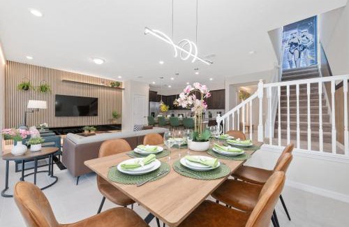 Davenport House | 5BD InstaWorthy home with Pool and BBQ near Disney