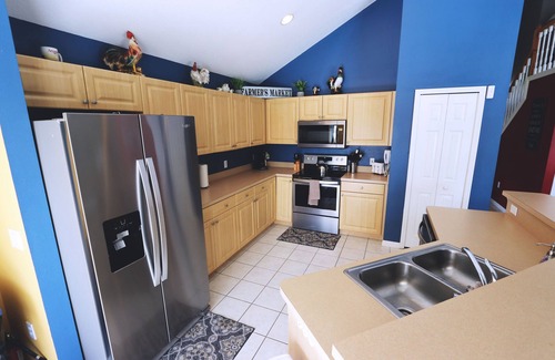 West Kissimmee House | 6 BR Waterslide Home 4.5 Miles to Disney World!