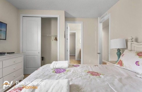 West Kissimmee Villa | 731-Luxury Villa Pool and Spa by Disney