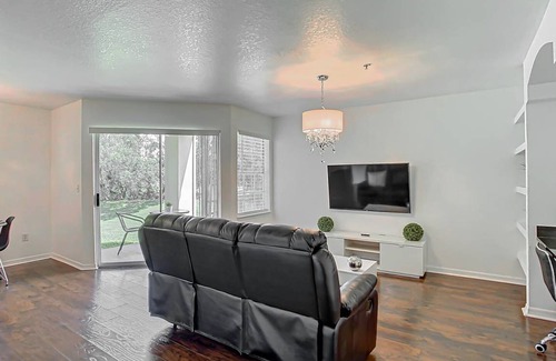 Metro West Condo | 78 m² Condo ∙ 1 bedroom ∙ 2 guests