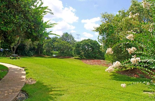 Ventura House | Atrium Drive Getaway