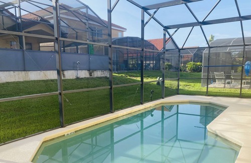 Loughman House | Aviana resort villa with pool