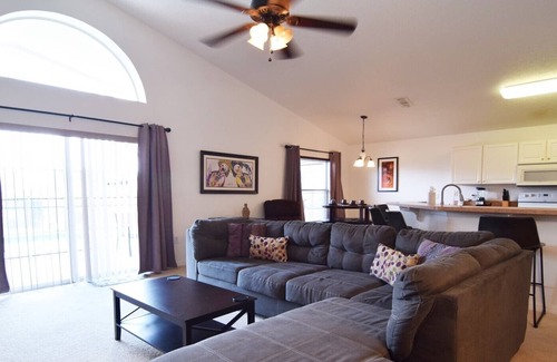 Highgate Park House | Beautiful 4 Bed/3 bath South-Facing Pool Home, 8 miles to Disney World!