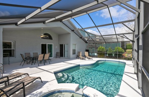 Highgate Park Villa | Beautiful 4 Bedroom 3 Bathroom pool and spa Villa In Secure Gated Community
