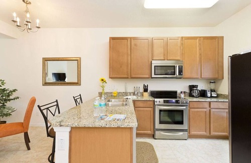 Bellavida House | Bella Vida Townhome with private pool near Disney