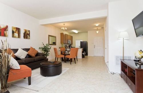 Bellavida House | Bella Vida Townhome with private pool near Disney