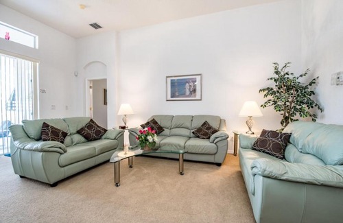 Highlands Reserve Villa | Birkdale Villa #230906