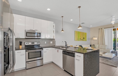 Four Corners House | Brand New 3 bed Modern Town Home On a Luxury Development Close to Disney