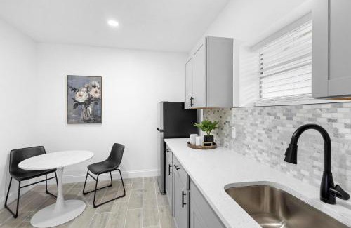 Oviedo House | Charming 1br Stay Wi-fi Included 25 Off