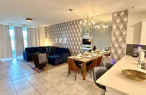 Kissimmee Apartment | Charming Holiday Condo, Only 7 min to Disney