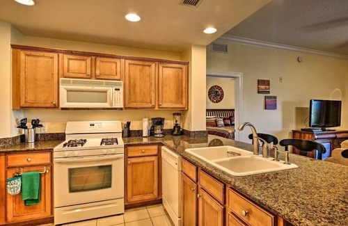 Reunion Condo | Chic Disney Condo w/ Balcony & Resort Pool Access!