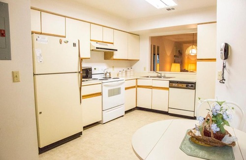 Ventura Apartment | Clubview Two-Bedroom Condo #2957
