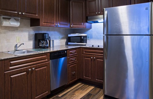 Airport North Condo | Condo ∙ 1 bedroom ∙ 4 guests