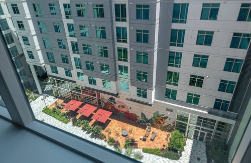 Callahan Apartment | Downtown King Bed Get Away w/Pool & Parking 01