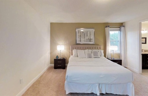 West Kissimmee House | Encore Resort 5 Bedroom Vacation Home with Pool (2007)