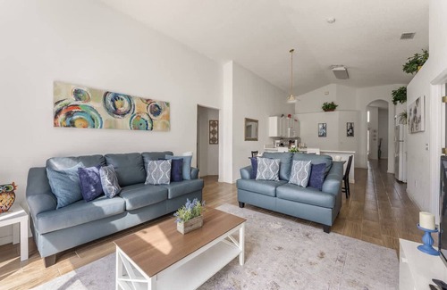 Seasons House | Entertaining Game Room 4BR Near Disney