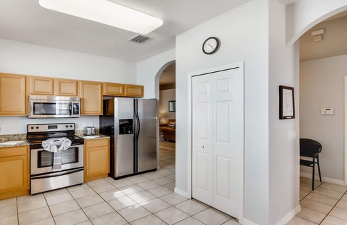 Calabay Parc Villa | Exquisite 4 bed 3 bath Pool Home with Games Room| Carpet Free!