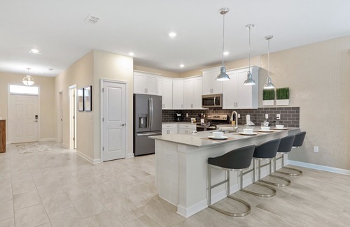 Davenport House | Exquisite 8BR Villa with Pool & Games | Champions Gate - 1509