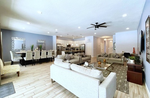 Loughman House | Fabulous 10 Bed Game Room Spa Pool Home Solterra Resort