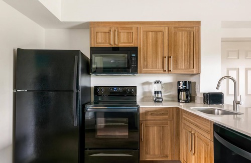 West Kissimmee Condo | Family-Friendly 1BR Minutes from Theme Parks w/ Resort Waterpark & Mini Golf