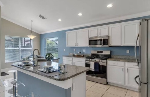 Orange Tree House | Family-friendly spacious 4bedroom house in Clermont with WiFi, AC & private pool