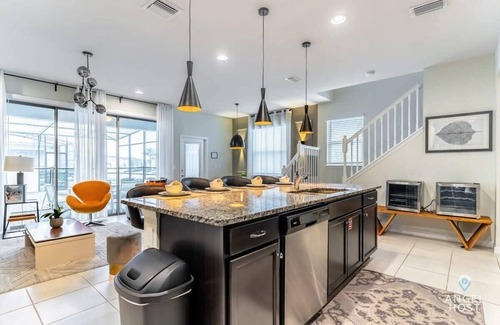 Four Corners House | Family Fun, Lazy River, Pool, Disney 15 min away