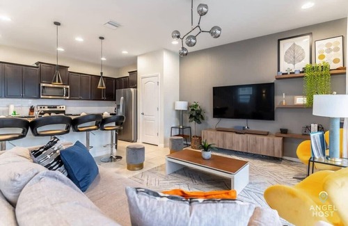 Four Corners House | Family Fun, Lazy River, Pool, Disney 15 min away