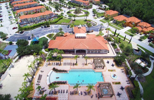Bellavida Apartment | Four Bedroom w/ Screened Pool Close to Disney 4563