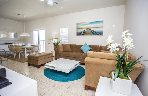 Bellavida Apartment | Four Bedroom w/ Screened Pool Close to Disney 4563