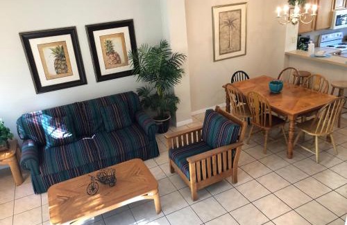 West Kissimmee House | Gated Emerald island resort townhome, Overlook Pool, 3 miles to Disney, rent by owner