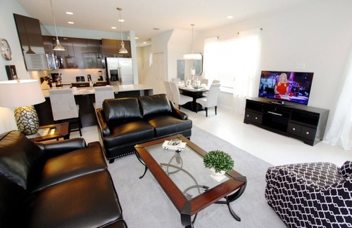 Four Corners House | Great Resort Amenities, Pet-Friendly 3BR Serenity Townhome Near Disney | Splash Pool | Balcony