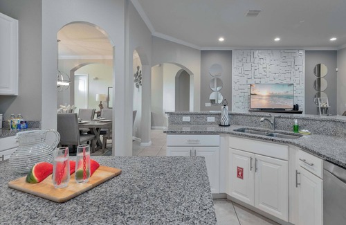 Loughman House | Heated Pool, Lazy River, Game Room 12 MI to Disney