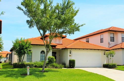Four Corners Villa | High Grove - 4 Bedrooms Pool & Spa Home with Clubhouse