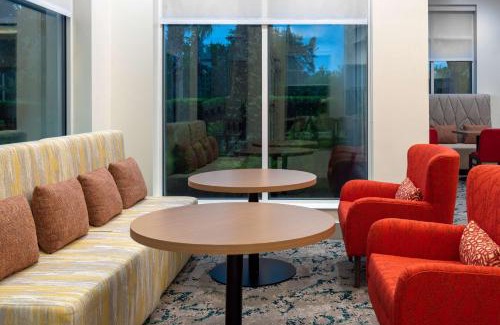 Florida Center Hotel | Hilton Garden Inn Orlando International Drive North