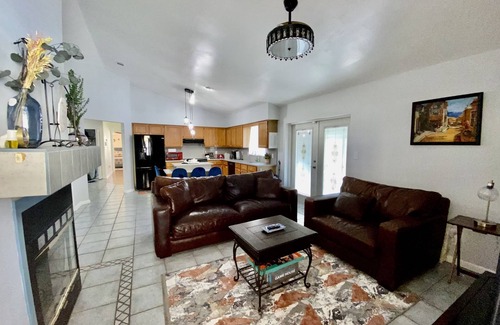 Buena Ventura Lakes House | Home near Themeparks,Lakes, Airports, Shops, etc.