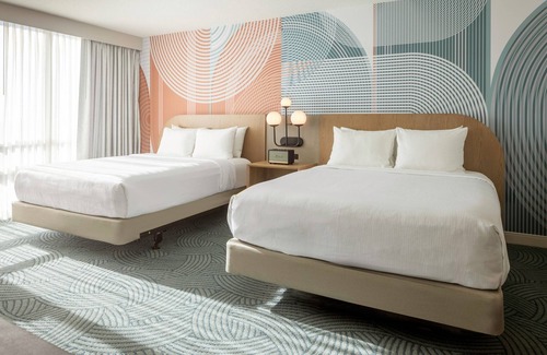 Florida Center Hotel | Hotel Landy Orlando Universal Blvd., a Tribute Portfolio Hotel