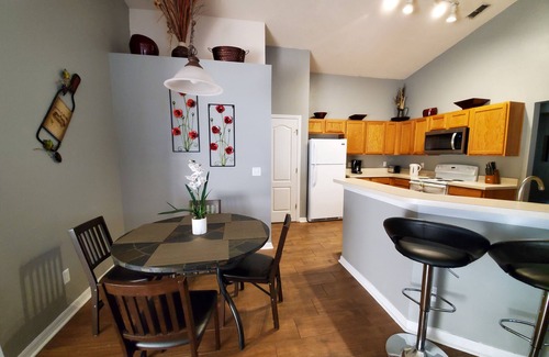 Sandy Ridge House | LAKE VIEW 4BR BUNGALOW, Private Pool, Games Room; FAST 500mbps WIFI