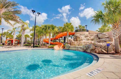 Loughman House | Lakeview Townhome wPrivate Pool & Themed Rooms