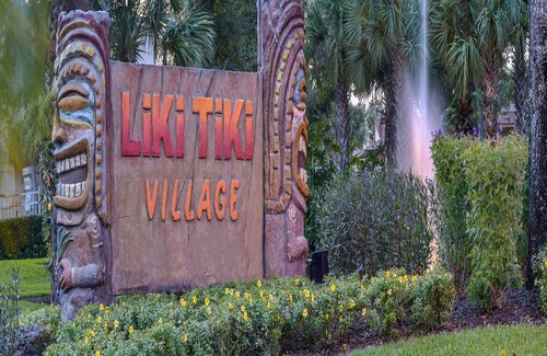West Kissimmee Condo | Liki Tiki Village 2br suite, Friday check-in