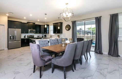 Davenport House | ⚜Live Magic Champion Gates!⚜Free Water Park/Slides in Luxury 6 Bed Oasis⚜
