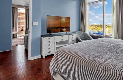 South Eola Apartment | Luxurious 2/2 Penthouse in downtown Orlando with a billiard room&oversized patio