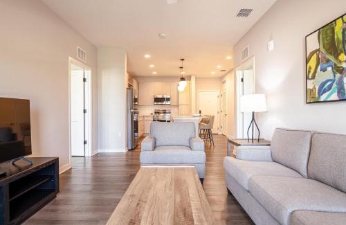 Loughman Apartment | Luxurious Two-Bedroom Home in Davenport with Pool, Pets Welcome