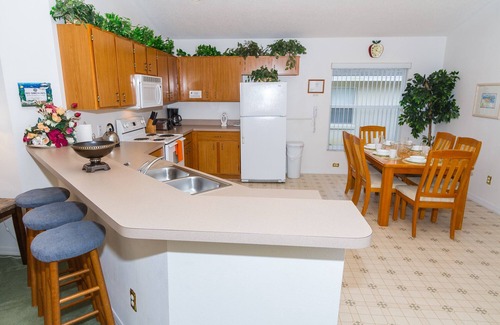 Florida Pines Villa | Luxury 4 Bedroom 3 Bath Villa Near Disney