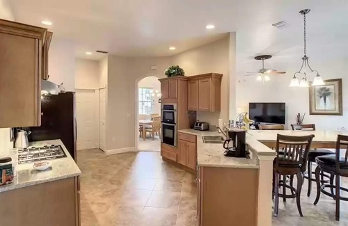 Sunridge Woods House | Luxury 5 Bed with POOL & SPA + Outdoor Kitchen Minutes to Disney!