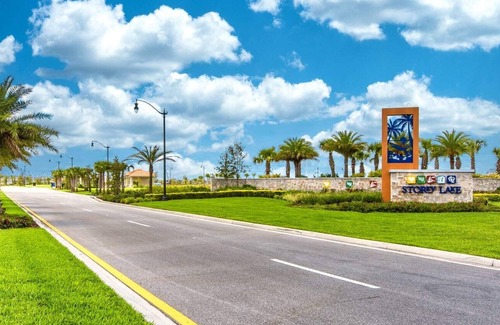 Historic Downtown Kissimmee House | Luxury home at Storey Lake